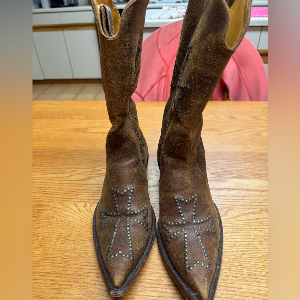 Old Gringo Brown Heeled Boots with Cross Design